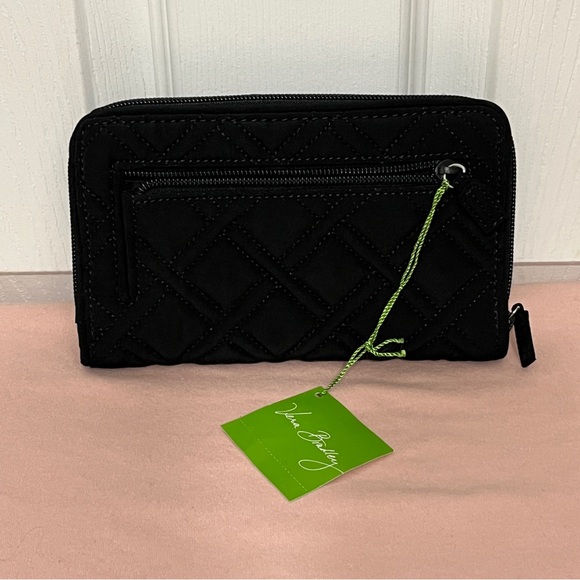 Vera Bradley Classic Black Turn Lock Wallet NWT - Picture 2 of 4